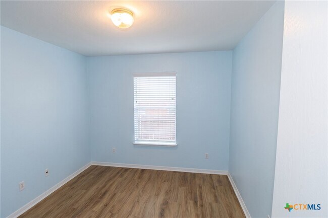 Foto del edificio - 4107 Primrose Dr