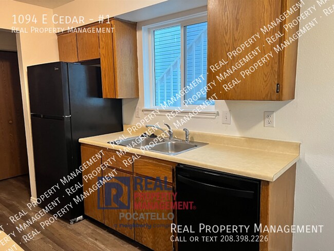 Foto del edificio - 1094 E Cedar St