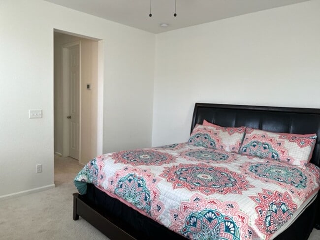 Foto del edificio - ALL PROSPECTIVE TENANTS MUST SUBMIT A $58 NON-REFUNDABLE APPLICATION FEE PER APPLICANT ONLINE AND...