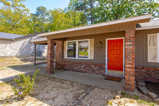 Foto del edificio - 3320 Henson Pl