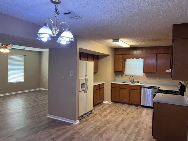 Foto del edificio - 103 Murdock Ln