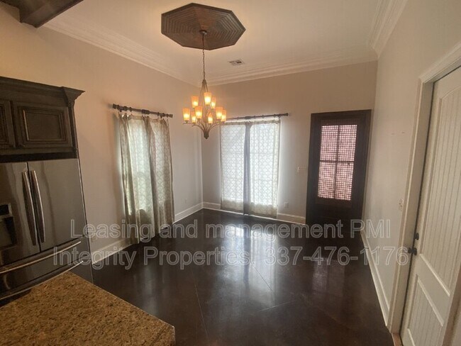 Building Photo - 102 Hideaway Cv