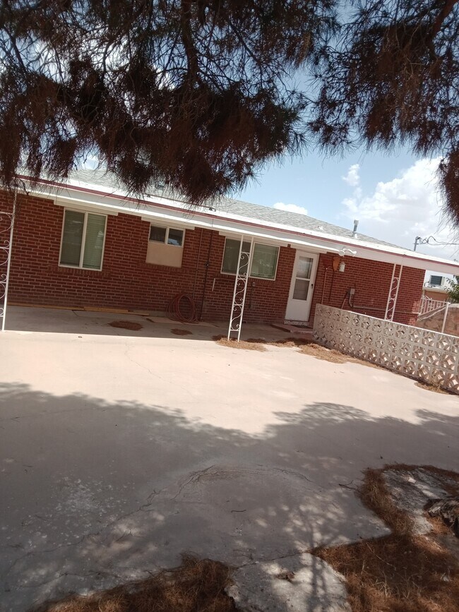 Foto del edificio - 511 Pueblo St