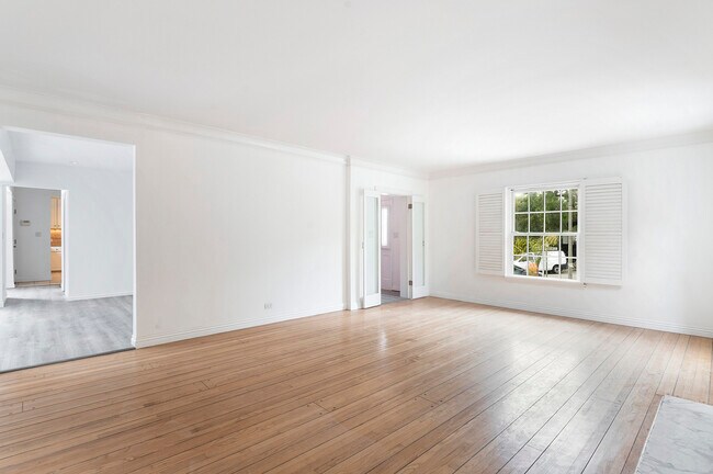Building Photo - 1225 Beverly Green Dr