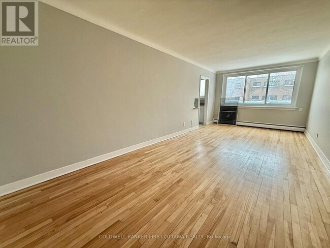 Building Photo - 1455 Morisset Ave