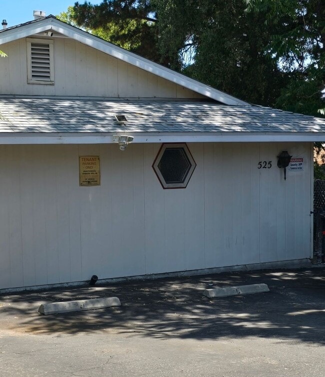 Building Photo - 525 Arleen St