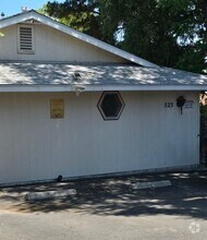 Building Photo - 525 Arleen St