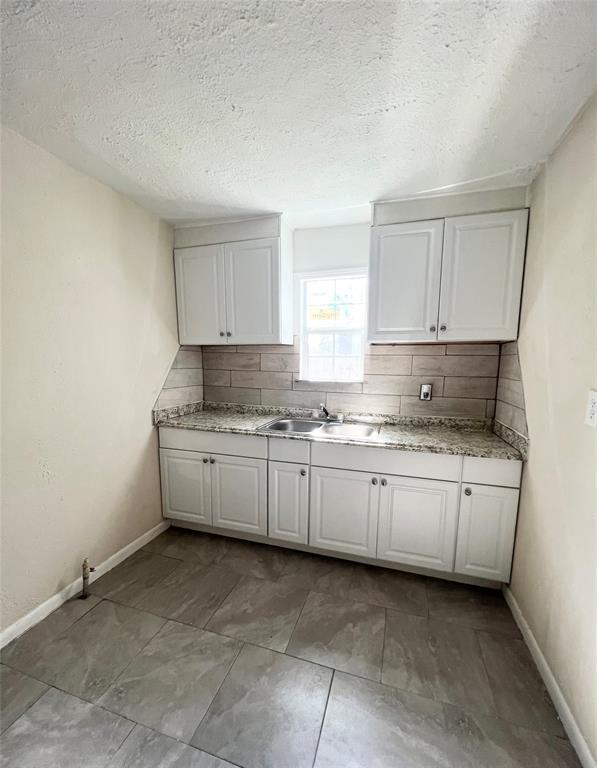 Foto del edificio - 7209 Weyburn St