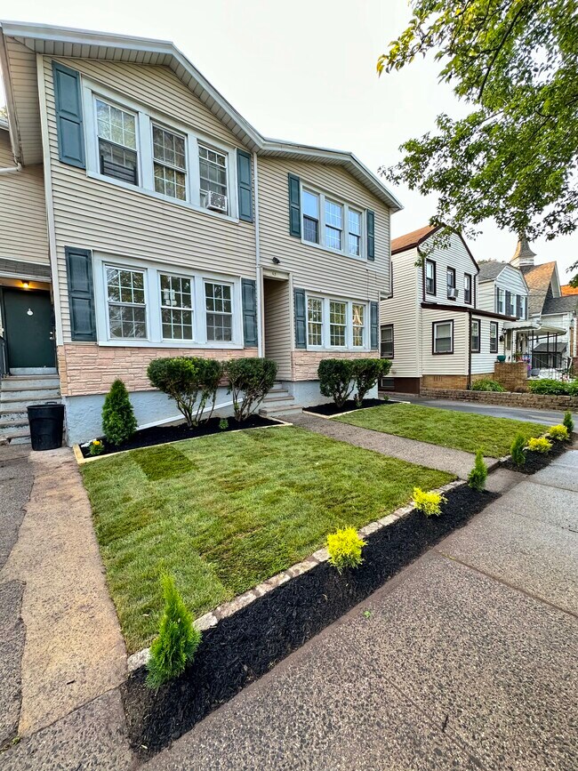 Foto del edificio - 48 Maple Ave