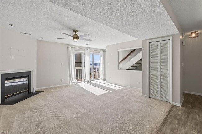 Building Photo - 2232 Vista Cir