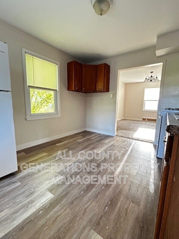 Building Photo - 954 N Central Dr