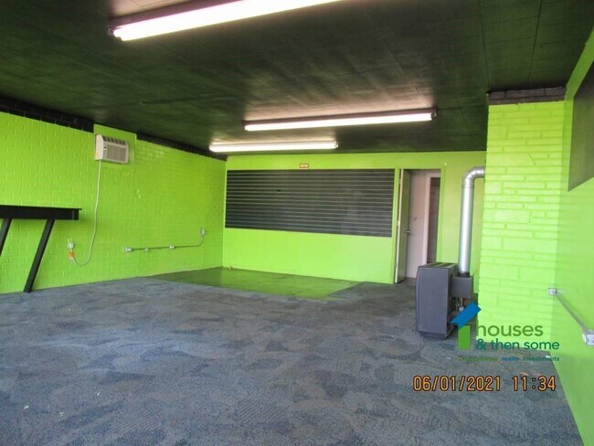Building Photo - 106 E Chester Street