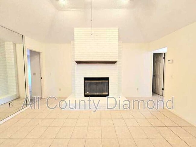 Building Photo - 5309 Robert Holmes Dr