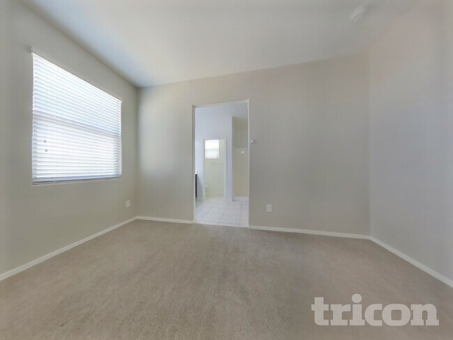 Foto del edificio - 29300 W Clarendon Ave