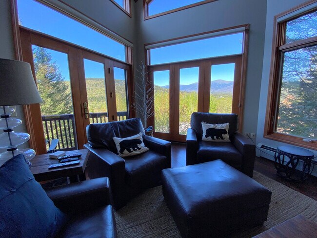Foto del edificio - 287 Crawford Ridge Rd