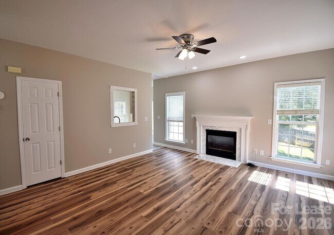 Foto del edificio - 2941 Glen Summit Dr