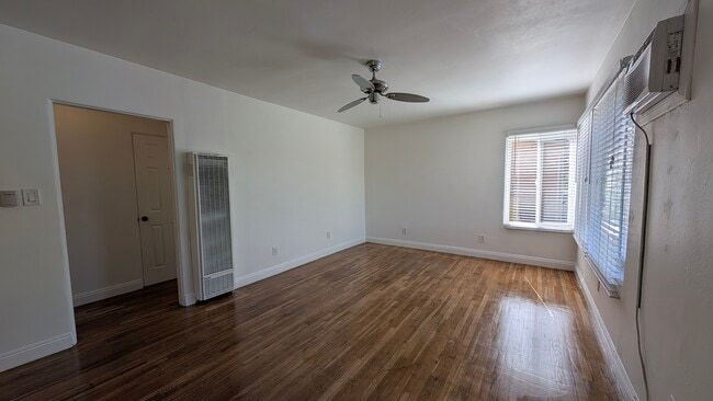 Foto del edificio - 6206 Cahuenga Blvd