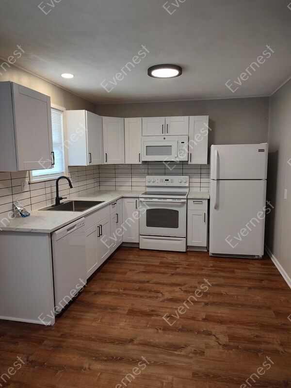 Building Photo - 9515 E 18 St S