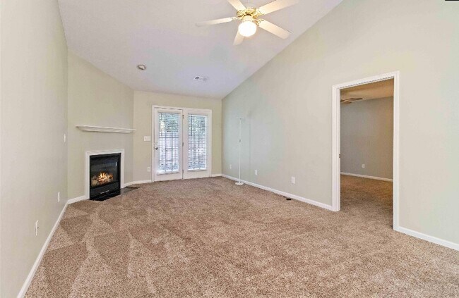 Foto del edificio - 119 Waverly Point Dr