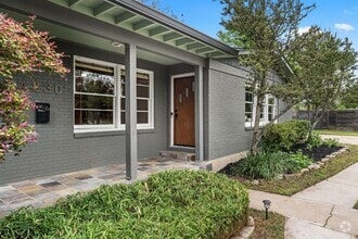 Building Photo - 4330 Parkwood Rd