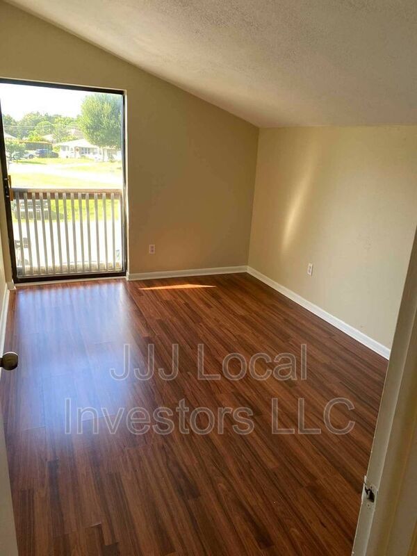 Foto del edificio - 7295-7297 Albany Rd