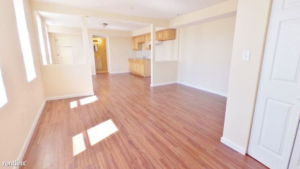 Foto principal - 4820 Curtis Ave