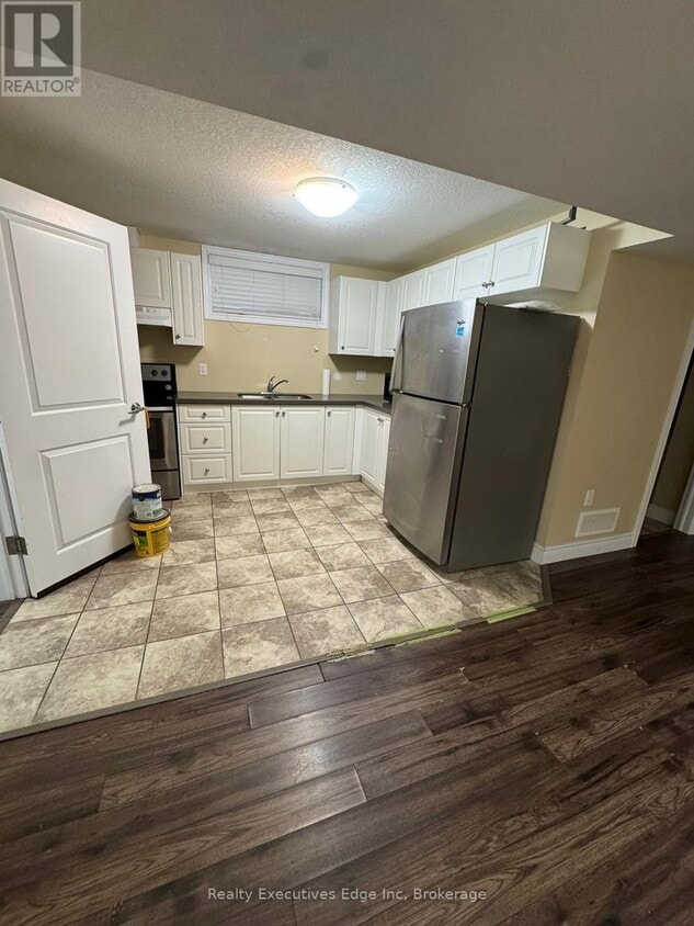 Primary Photo - 111 Dallan Dr