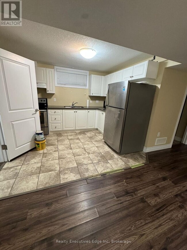 Building Photo - 111 Dallan Dr