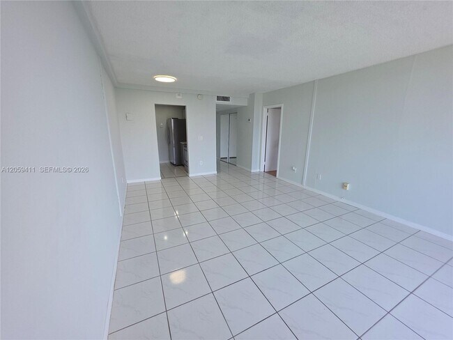 Foto del edificio - 2350 NE 135th St