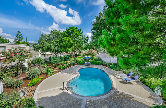 Camelot Court Apartments - Metairie, LA | Apartments.com