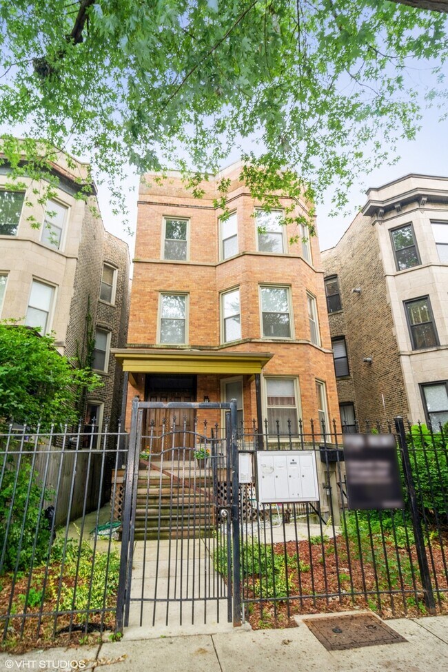 Foto del edificio - 4821 N Winthrop Ave