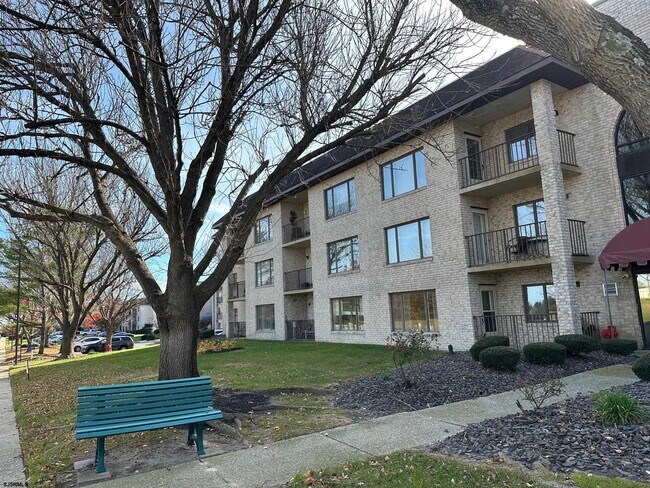 Foto del edificio - 1108 Dolphin Ave