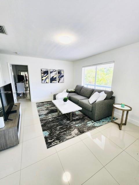 Foto del edificio - 1030 NE 80th St