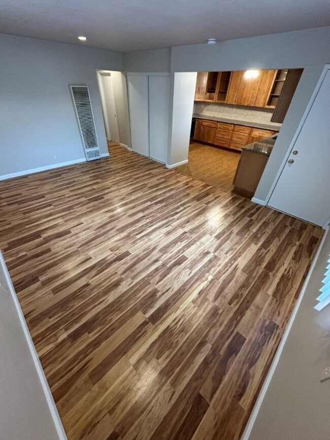Building Photo - 3455 Redwood Ct