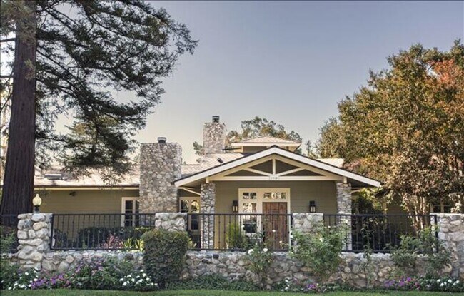Foto del edificio - 1518 Olive Ln