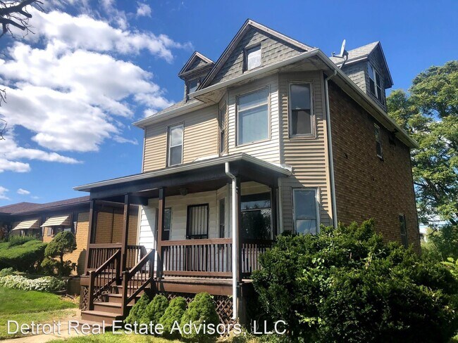 Building Photo - 4 br, 1.5 bath House - 237 E Grand