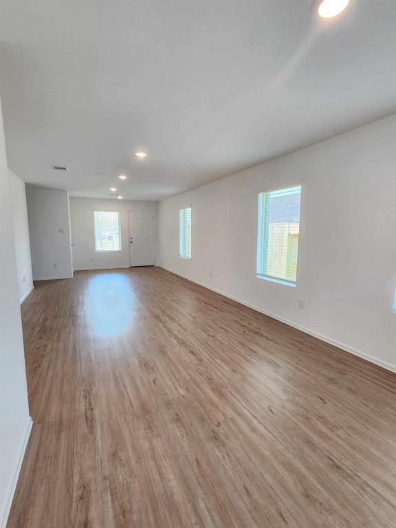 Foto del edificio - 9122 Burnet Flds Dr