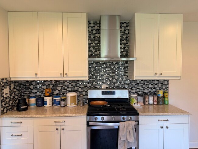 Building Photo - 7791 Sherwood Cir S