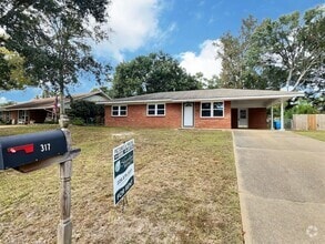 Building Photo - 317 Hunter Dr
