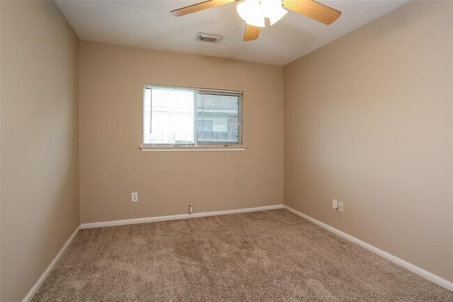 Foto del edificio - 4530 Coral Rose Ct