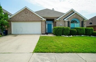 Building Photo - 1044 Southfork Dr
