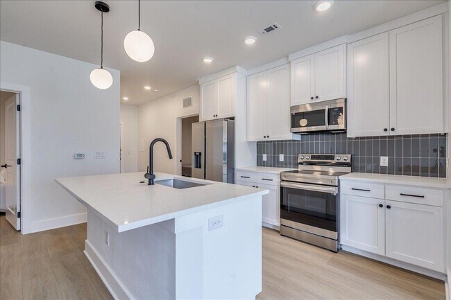 Foto del edificio - 3000 Duval St