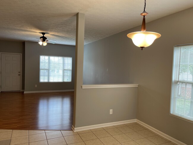 Building Photo - 102 Bluegrass Beat Cove