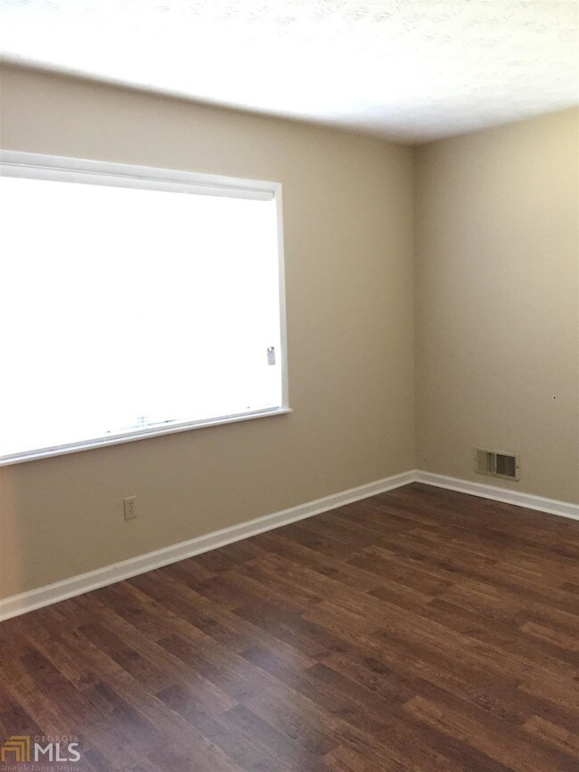 Building Photo - 103 Azalea Dr