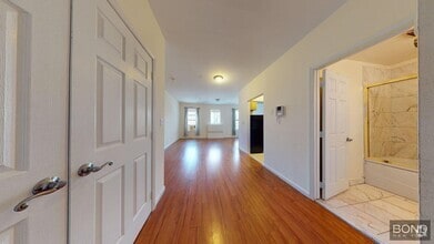 Building Photo - 342 W 47th St