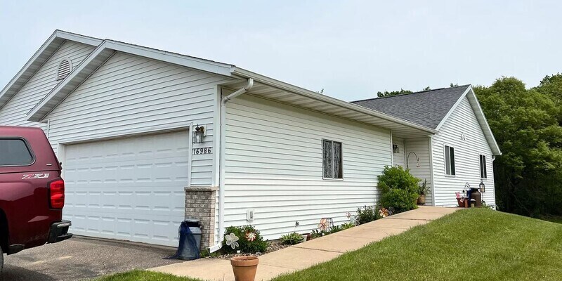 Primary Photo - 16980 54th Ave