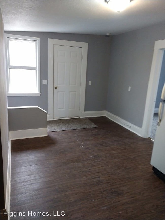 Building Photo - 2 br, 1 bath Apartment - 513 4th St.
