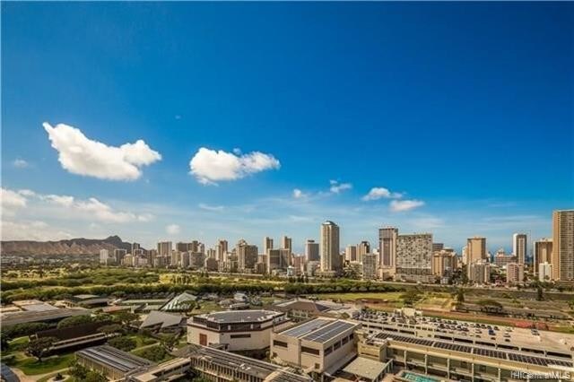 Building Photo - 581 Kamoku St
