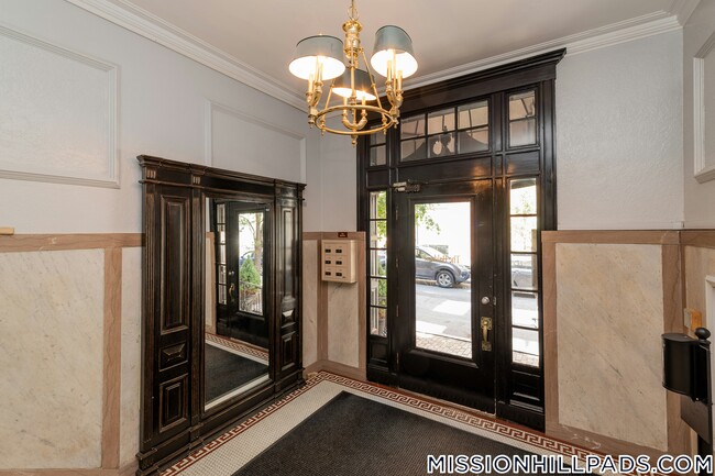 Building Photo - 49 Worthington St