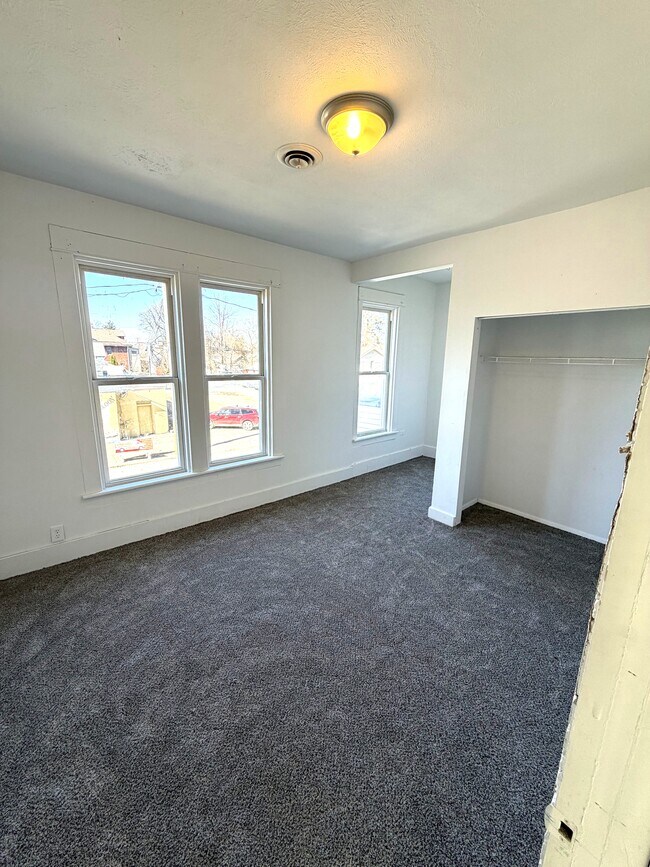 Foto del edificio - 731 W 4th St